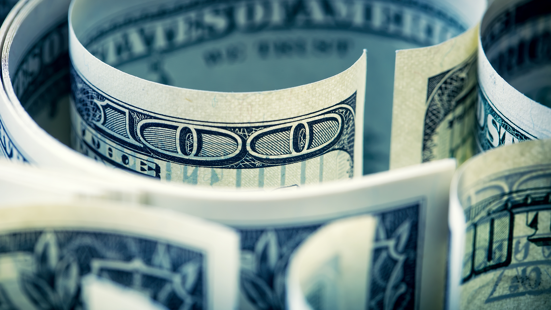 مؤشر الدولار يعود الى مستويات 104  