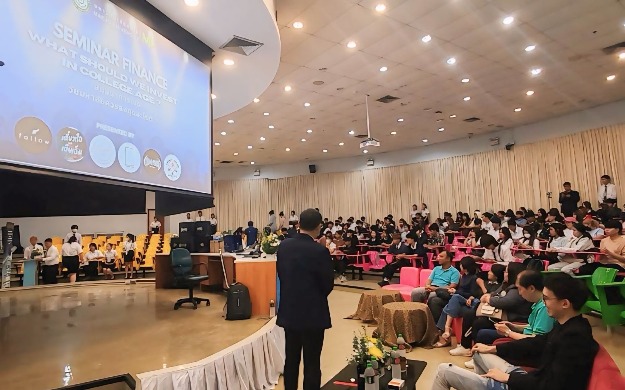 Seminar by Coach Max and Coach Pokpak at Maejo University